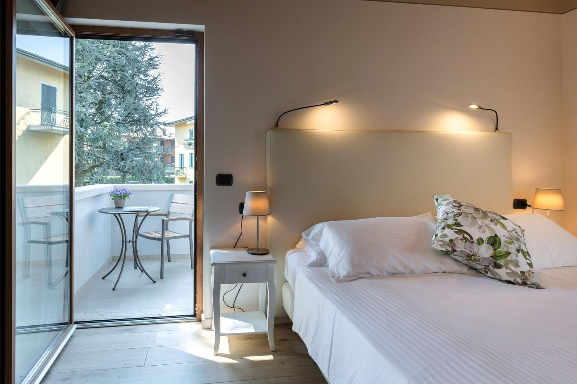 Charming Sirmione Bed & Breakfast Luaran gambar