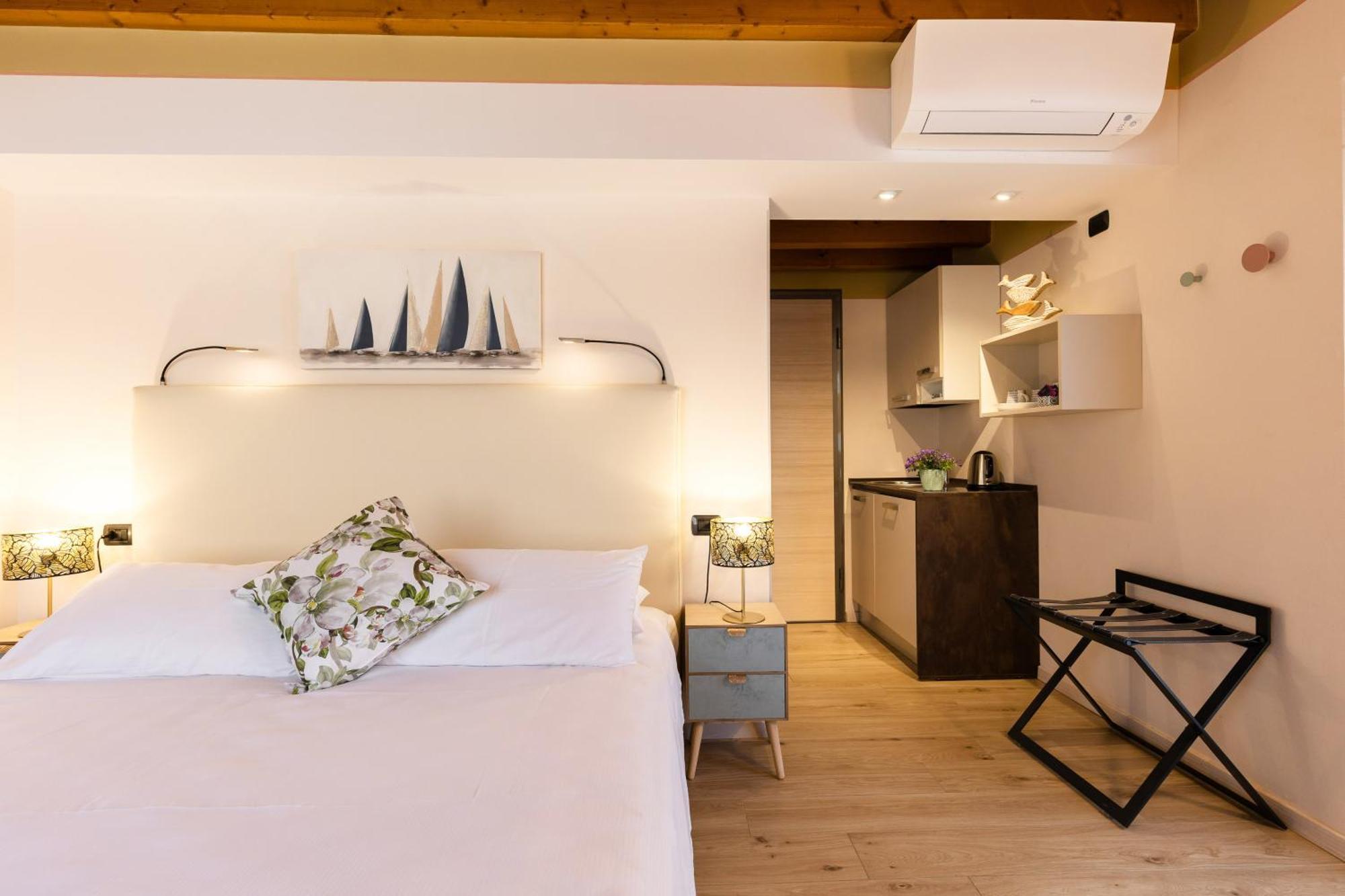 Charming Sirmione Bed & Breakfast Luaran gambar